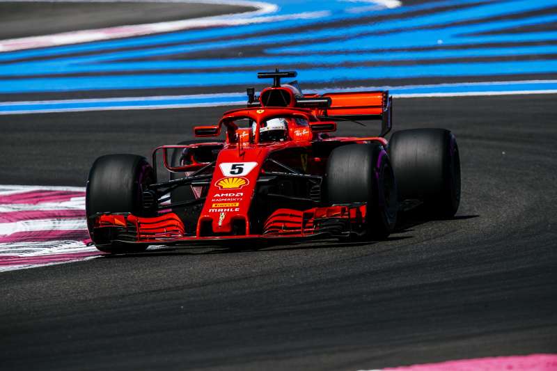 Ferrari złapało wiatr w żagle na suchym torze
