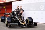 Haas pokazał nowy bolid przed testami w Barcelonie