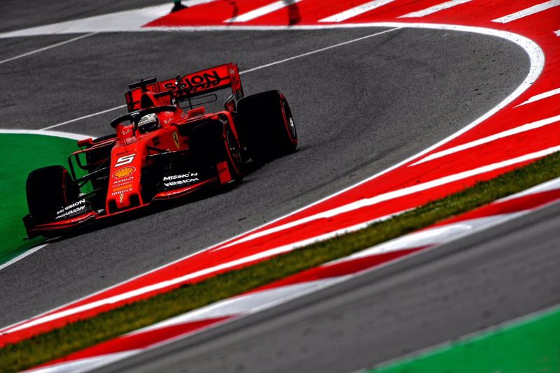 Ferrari za dużo traci w wolnych zakrętach