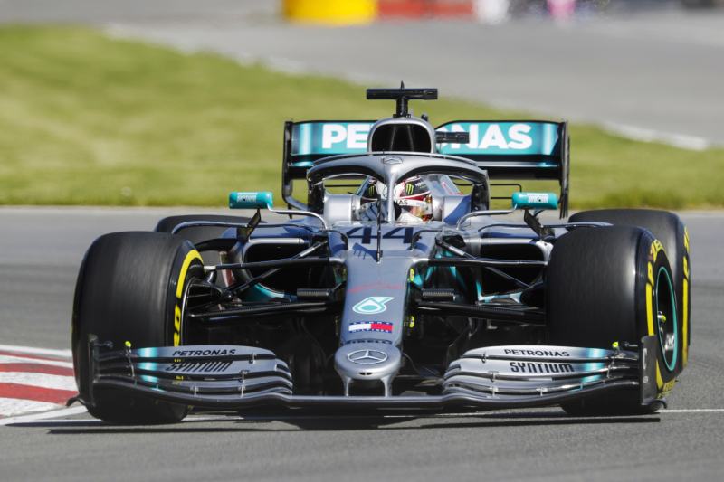 Q2: Mercedes najszybszy na średnich oponach, Verstappen odpadł