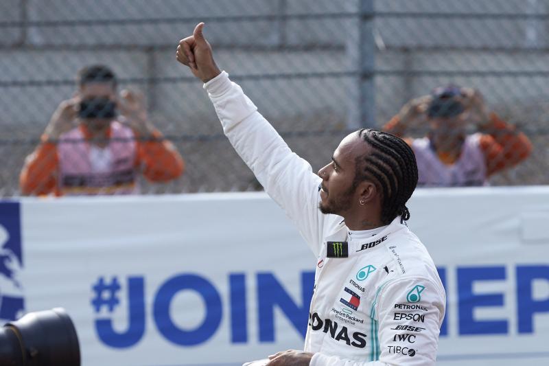 Hamilton nie wyklucza przejścia do Ferrari, gdy opuści Mercedesa