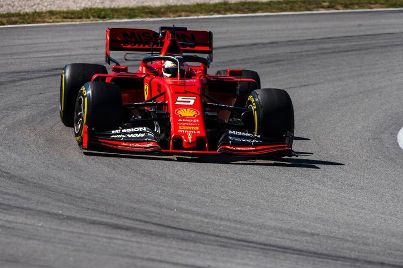 Ferrari przywiezie nowe części, by poprawić docisk w Singapurze