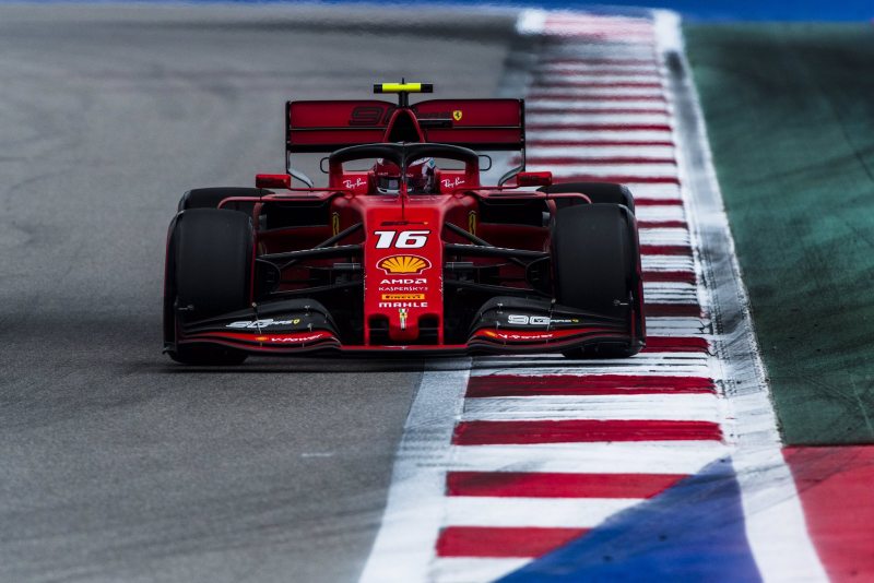 Ferrari najszybsze przed kwalifikacjami do GP Rosji