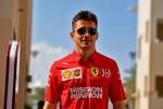 Leclerc przyznał, że bez zgody Ferrari skoczył ze spadochronem