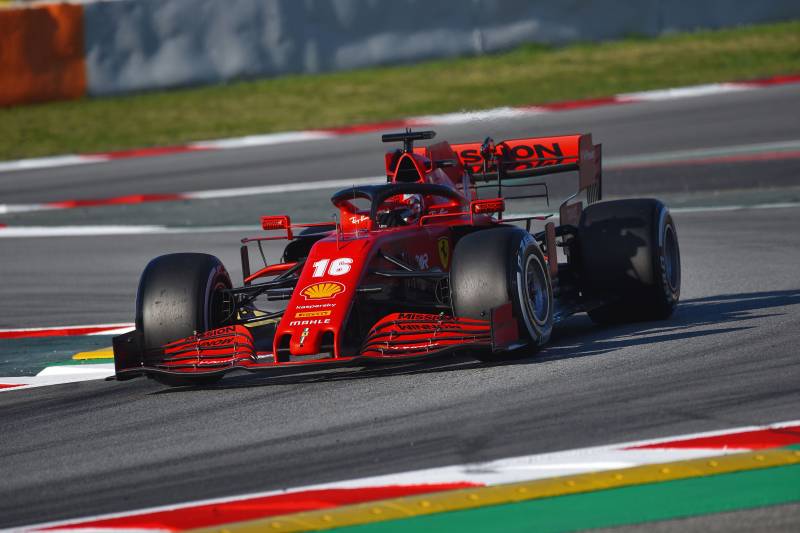 Ecclestone: bolid Ferrari nie jest dobry, Lammers stawia na Red Bulla