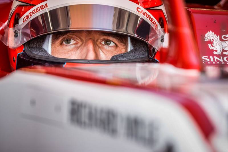 Kubica: Ricciardo lub Bottas stanowiliby bezpieczniejsze opcje dla Ferrari