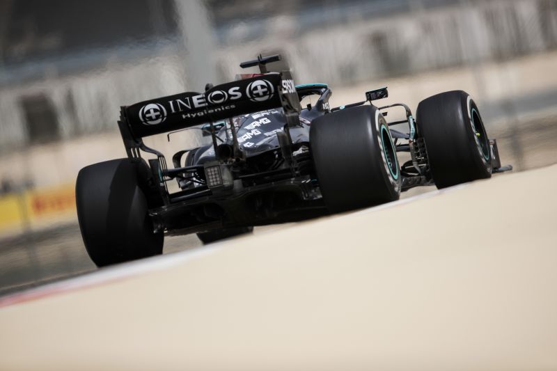 Wolff przyznał, że Mercedes w Bahrajnie jeździł z dużą ilością paliwa