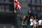 Verstappen: Hamilton machał flagą, jakby nic się nie stało