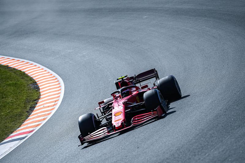 Kierowcy Ferrari najszybsi w drugim treningu na torze Zandvoort