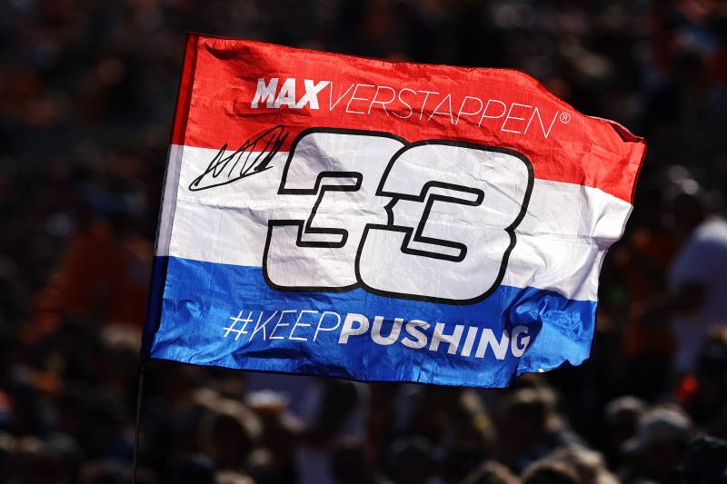 Verstappen sięgnął po pole position przed własną publicznością