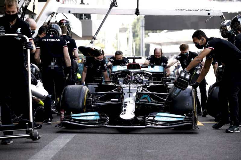 Mercedes zapewnia, że rozwiązał już wszystkie problemy silnikowe