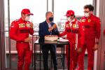 Ferrari rozważa przedłużenie umowy z Sainzem. Co z przyszłością Leclerca?