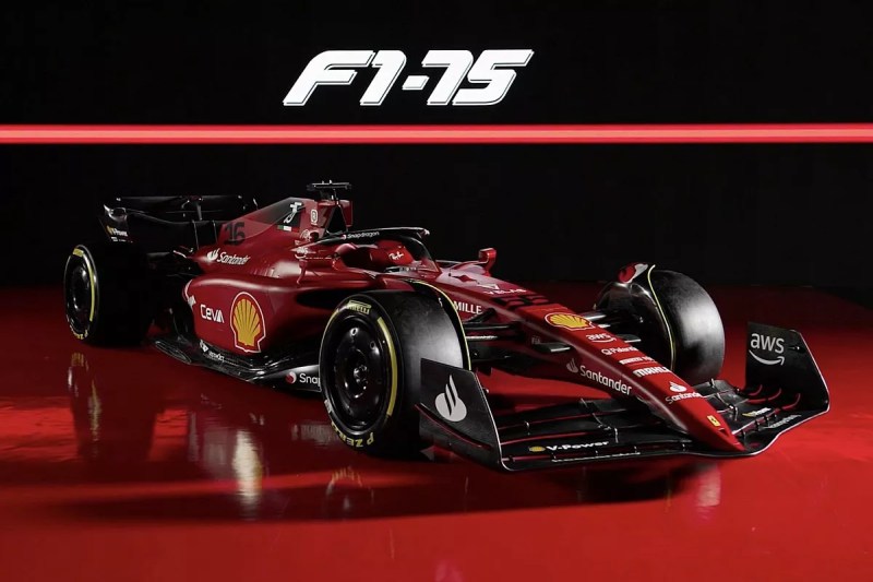 Ferrari pokazało model F1-75 i zmienione malowanie