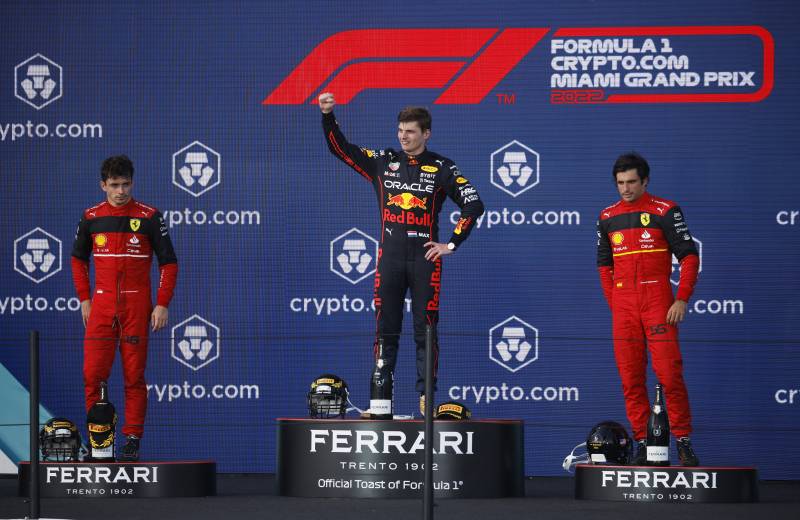 Red Bull znowu okazał się nieco szybszy od Ferrari w wyścigu