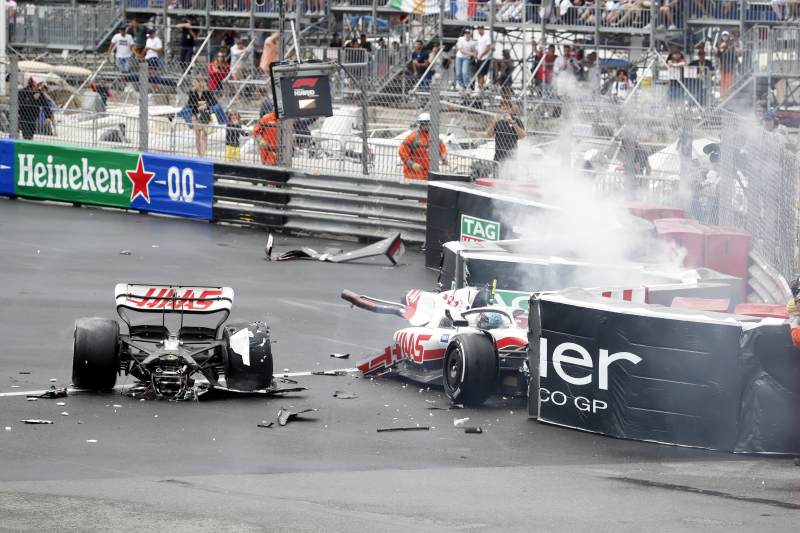 Rozerwany na pół bolid Schumachera zszokował nie tylko kibiców, ale i kierowców