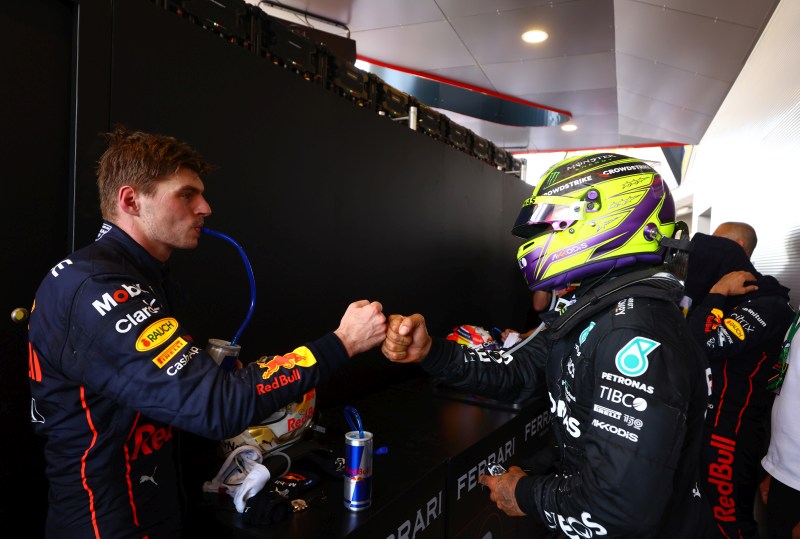 Verstappen: kierowcy Mercedesa powinni mówić za siebie ws. porposingu
