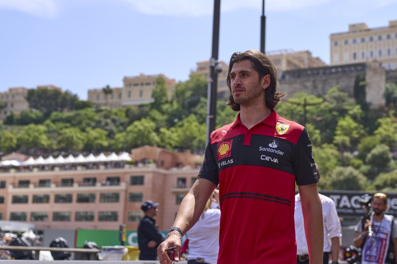 Giovinazzi wróci do F1 podczas dwóch piątkowych treningów