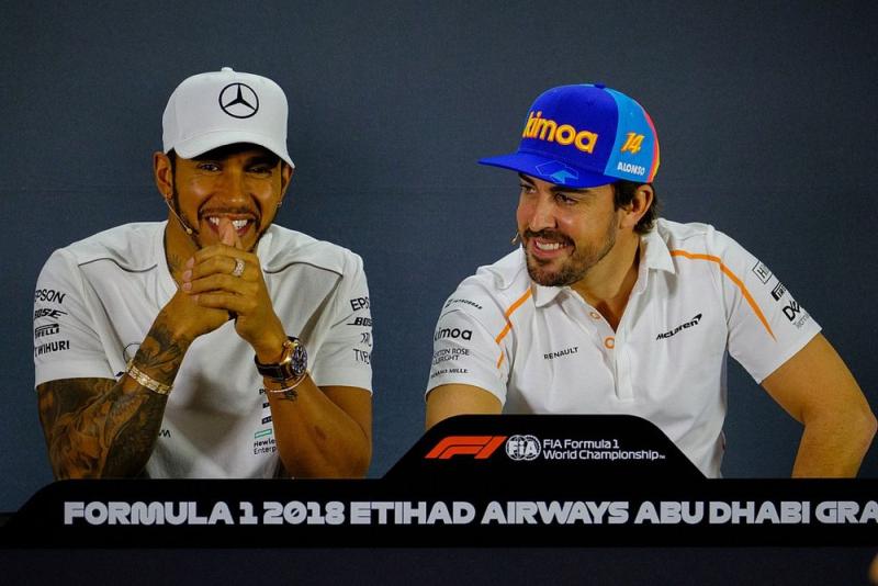 Alonso przeprosił Lewisa, a przy okazji wytknął brytyjskim mediom stronniczość