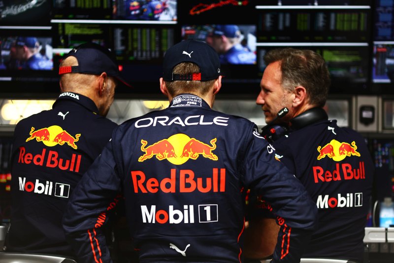 Wolff: Red Bull podjął odważną decyzję, decydując się na budowę własnego silnika