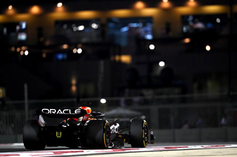 Q1: Verstappen przed Perezem i kierowcami Ferrari