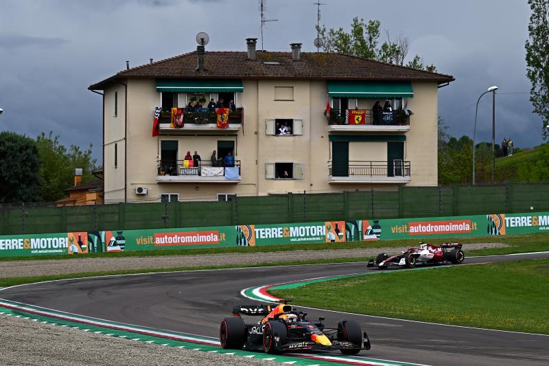 Imola zapłaciła mandat po przejazdach Verstappena i Coultharda bolidem RB9
