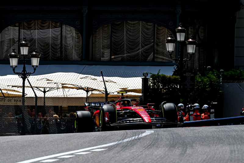 #1 trening: Sainz przed Alonso i problemy Red Bulla