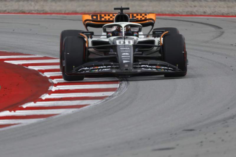 Znakomite kwalifikacje McLarena nie dały punktów w wyścigu