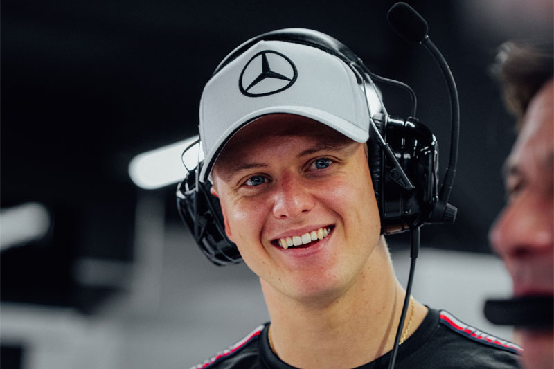 Kierowcy Mercedesa chwalą Micka Schumachera za pomoc przy ustawieniach auta