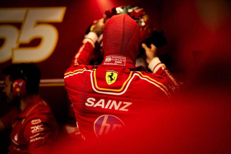 Sainz otrzymał oferty od wszystkich zespołów bez kierowców na sezon 2025