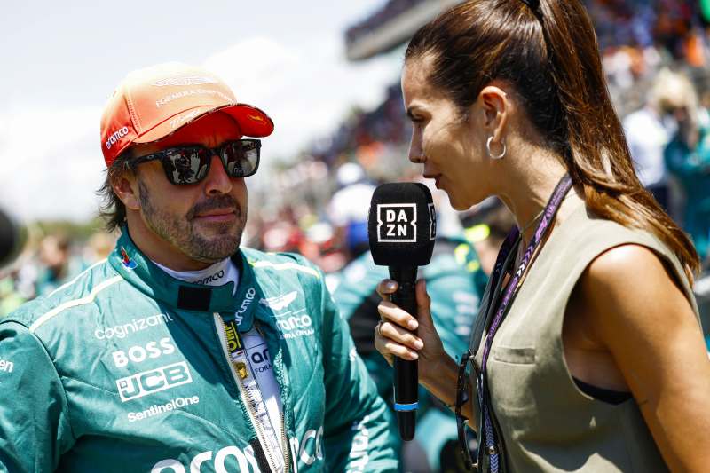 Alonso twierdzi, że Aston Martin powinien 
