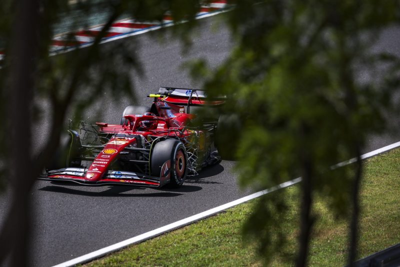 #1 trening: błysk Ferrari i Zhou