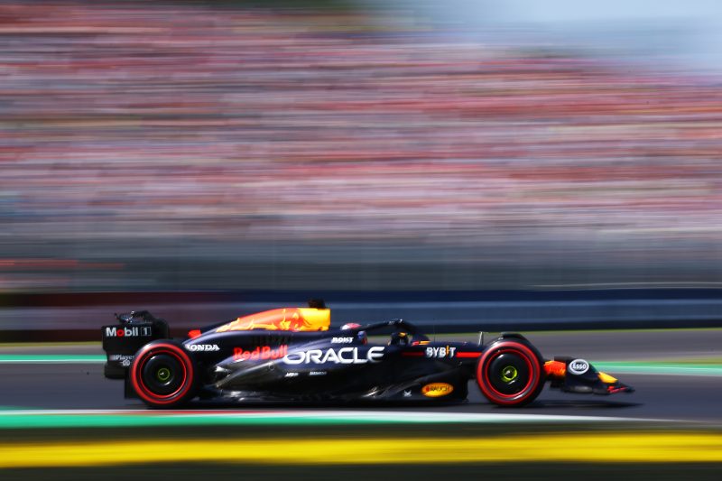 #1 trening: Verstappen przed Leclerkiem, kraksa Antonelliego