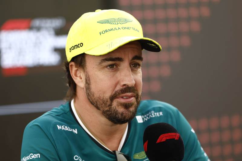 Alonso doznał kontuzji barku na torze Interlagos