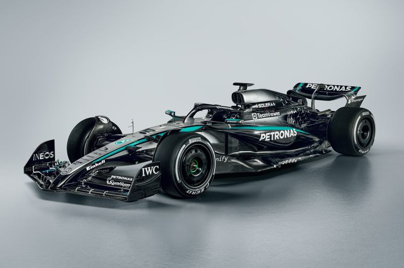 Mercedes pokazał maszynę W16 (galeria)