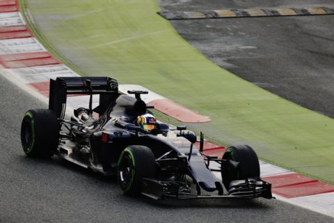 Nowy bolid Toro Rosso STR11 w przejściowym malowaniu