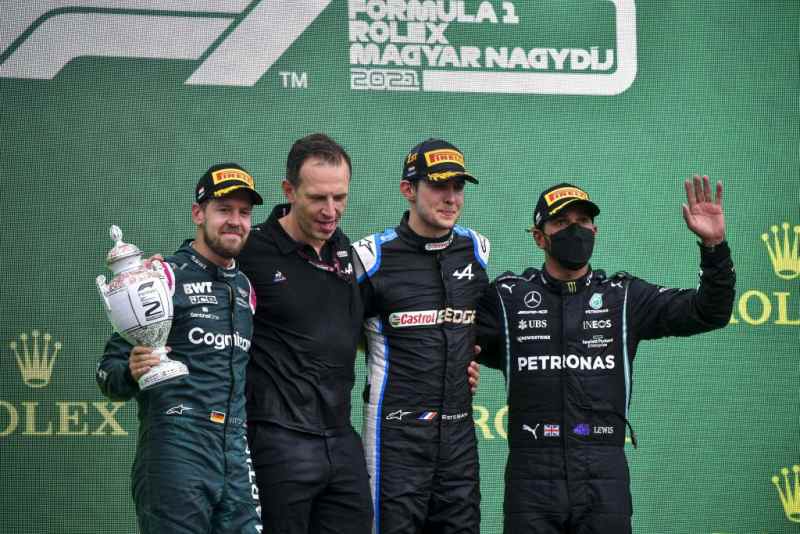 Esteban Ocon na podium 2021