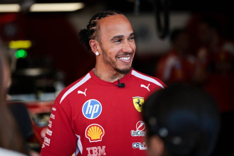 Hamilton w końcu osobiście wyjaśnił decyzje strategiczne z Singapuru