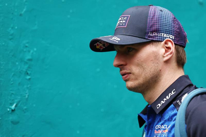 Mark Webber: ludzie włączają telewizory dla Maxa Verstappena