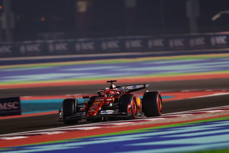 Leclerc i Hamilton zdruzgotani prowadzeniem bolidu Ferrari