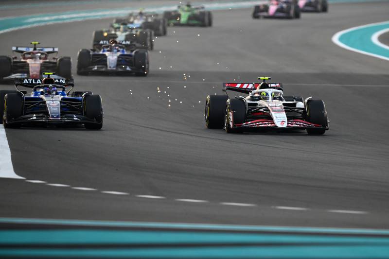 Znakomity występ Ocona, Bearman dostał karę za jazdę slalomem na prostej w samej końcówce