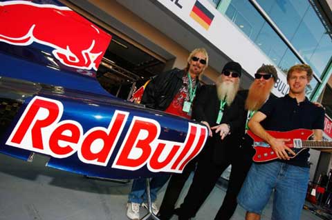 Vettel najszybszy w piątkowych treningach