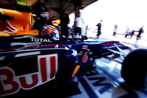 Red Bull dominuje w dwóch pierwszych sesjach