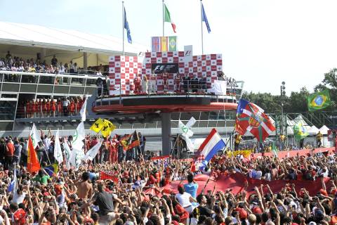 Ferrari triumfuje przed własną publicznością