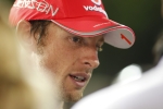 Button już na starcie chce wyprzedzić Vettela