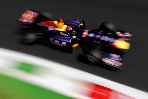 Vettel wygrywa, Alonso na podium