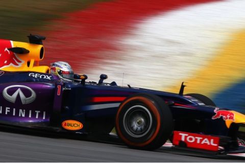 Vettel najszybszy przed kwalifikacjami