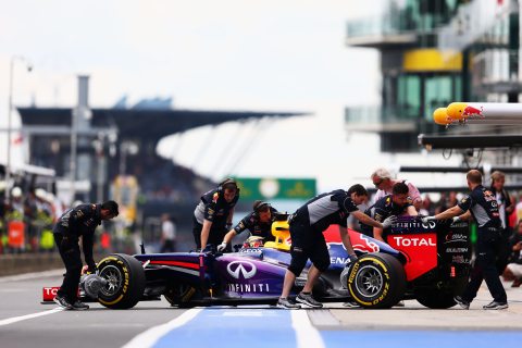 Vettel najszybszy przed kwalifikacjami