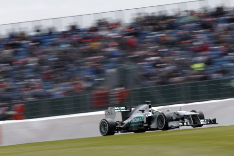 Q2: Rosberg odpada