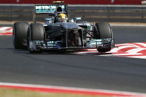 Hamilton wyrwał pole position Vettelowi
