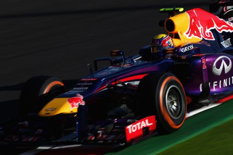 Webber w końcu wygrywa z Vettelem